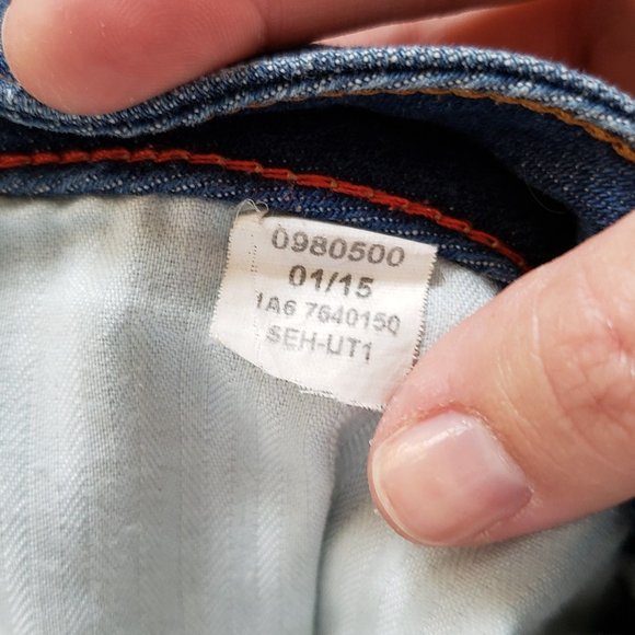 Tommy Hilfiger Cuffed Jean Shorts, Size 14 - Picture 4 of 5